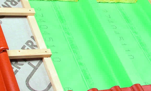 Rola folii paroizolacyjnej w funkcjonowaniu dachu