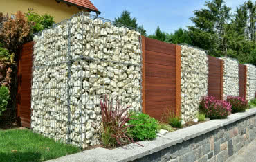 Ogrodzenia gabionowe: czym są, jakie mają zalety i zastosowania?