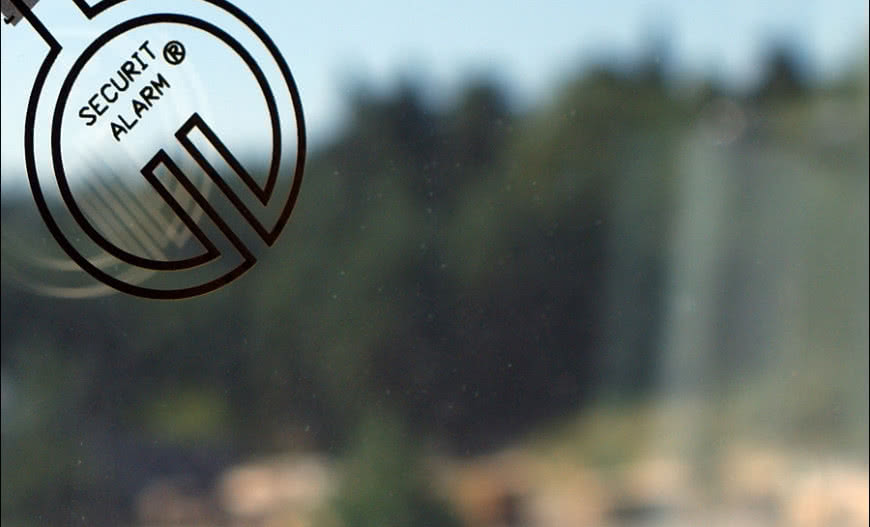 Unikalny system alarmowy integrowany z szybą