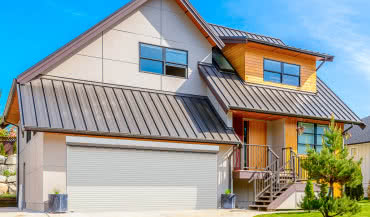 Brama garażowa – segmentowa czy rolowana? 