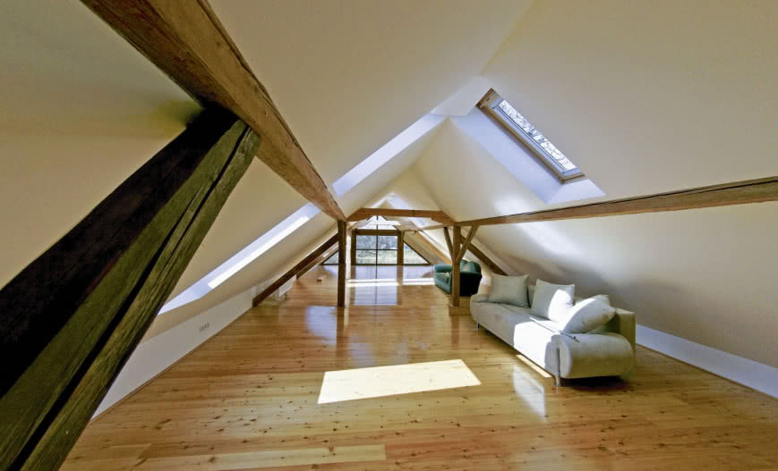 Jak wykonać gruntowny remont poddasza?