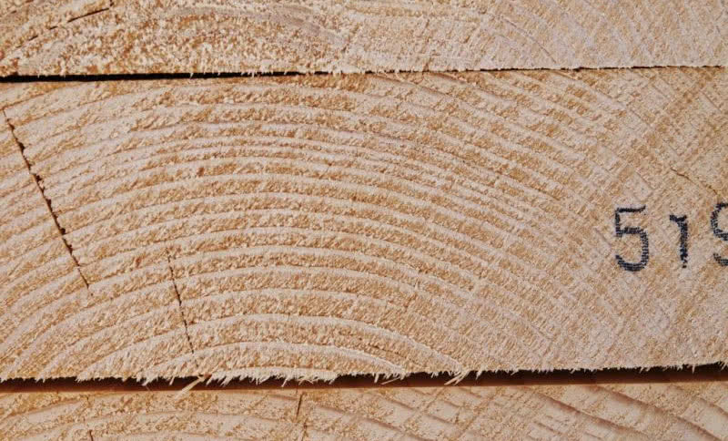 Drewno drewnu nierówne