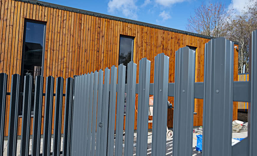 Zaprojektuj ogrodzenie - darmowy kalkulator sztachet Hanbud