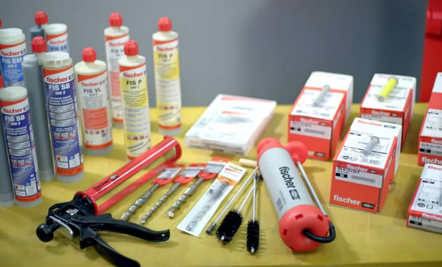 Technologie zamocowań konstrukcyjnych w murze