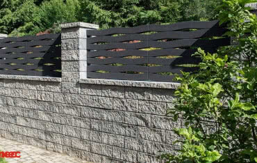 Betonowe przęsła ogrodzeniowe z gotowych elementów