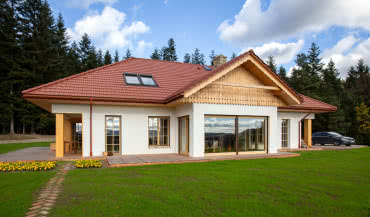 Harmonia z naturą w Twoim domu: stolarka INNOVIEW od FAKRO