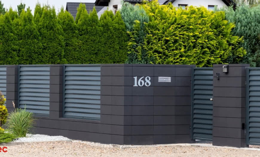 Jak zmieniło się zastosowanie ogrodzeń na przestrzeni czasu?