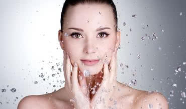 7 powodów dla których warto pić zimą więcej wody 