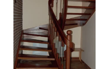 Adaptacja poddasza - schody