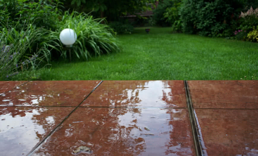 Jak zabezpieczyć taras i balkon przed wodą? Wybierz nowoczesną hydroizolację!