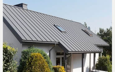 Falowanie pokrycia dachowego z blachy na rąbek stojący – jak ograniczyć?