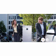 Publiczna stacja ładowania pojazdów elektrycznych eMC2 Electric Mobility City 2 