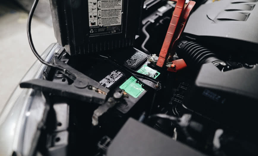 Jak przedłużyć żywotność akumulatora samochodowego?