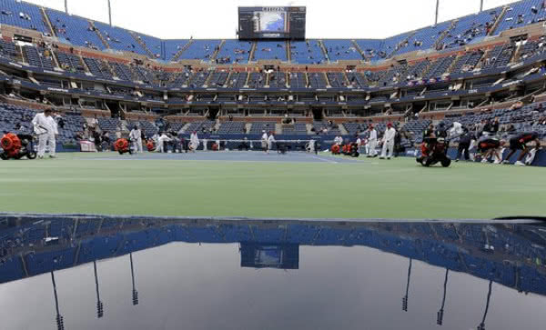 Miliony dolarów na zadaszenie kortu tenisowego