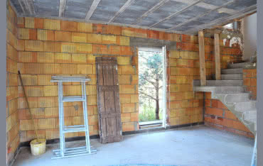 Jak przygotować się do tynkowania domu? 