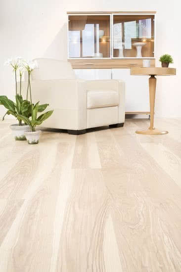 Podłoga Jesion w białym oleju