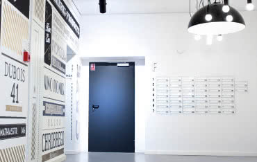 Drzwi stalowe - czym się charakteryzują? Jak wybrać?