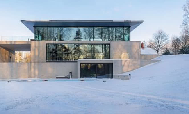 Dom z panoramicznym widokiem na naturę. Realizacja Schüco