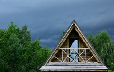 Budujemy domek letniskowy. Formalności, wybór materiałów