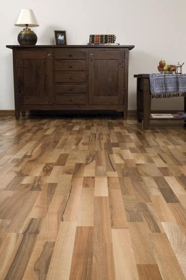 Parkiet Orzech Europejski