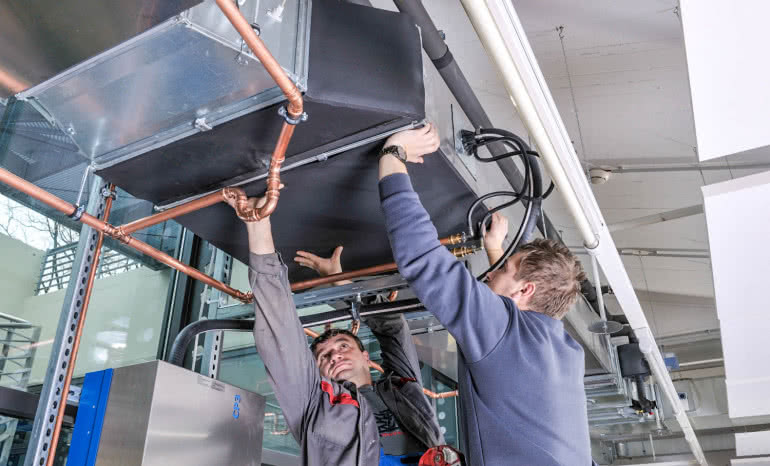 Jak obniżyć koszty ogrzewania bez generalnego remontu? Postaw na izolację techniczną!