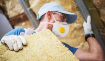 Wełna mineralna w płytach. Sprawdzony sposób na izolację i ochronę przed pożarem