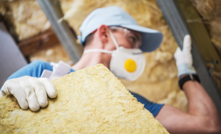 Wełna mineralna w płytach. Sprawdzony sposób na izolację i ochronę przed pożarem