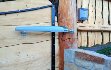 Najczęstsze błędy podczas wyboru i montażu automatyki do bramy skrzydłowej