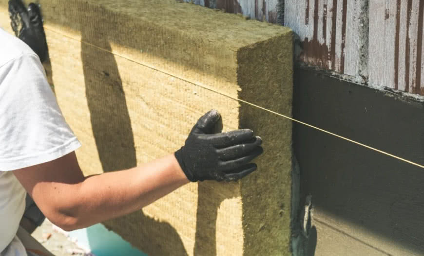 Jak wygłuszyć dom? Najlepsze materiały i rozwiązania akustyczne