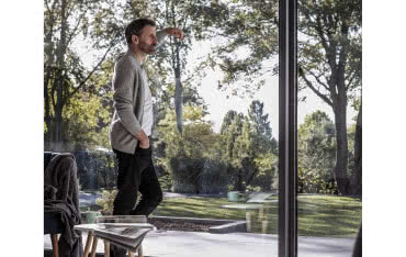 Innowacyjne rozwiązanie Rehau Smart Guard do odstraszania włamywaczy 