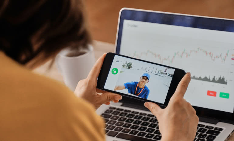 Wideodomofon na smartfonie – jak działa przekierowanie połączeń?