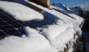 Fotowoltaika zimą – jak działa? Sprawność paneli PV w niskich temperaturach