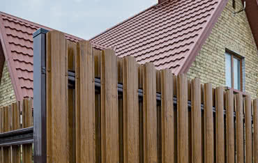 Płoty z blaszanych sztachet