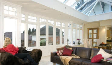 Jak wybrać szyby do okien dachowych?