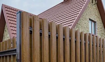 Płoty z blaszanych sztachet