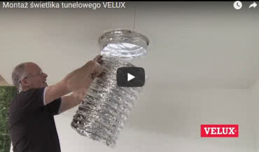 Montaż świetlika tunelowego VELUX