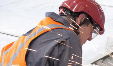 Hełm ATRA 20 z wizjerem wewnętrznym