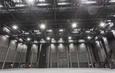 Kompleksowe oświetlenie Ledvance w hali firmy Transcolor