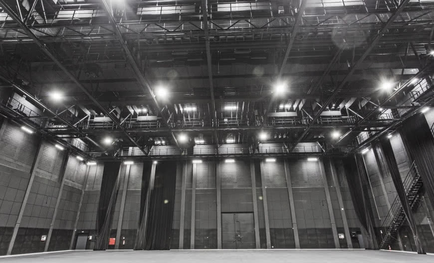 Kompleksowe oświetlenie Ledvance w hali firmy Transcolor