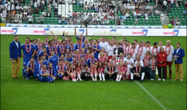 DRUTEX partnerem meczu Politycy kontra Gwiazdy TVN