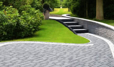 Kostka brukowa na taras, chodnik i schody – poradnik inwestora 