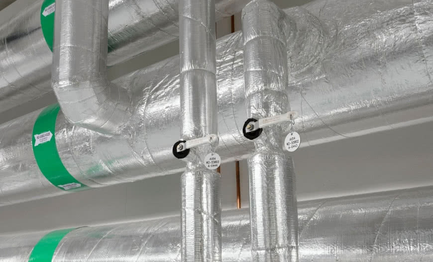 Zawory i kołnierze instalacji: uwaga na straty ciepła!