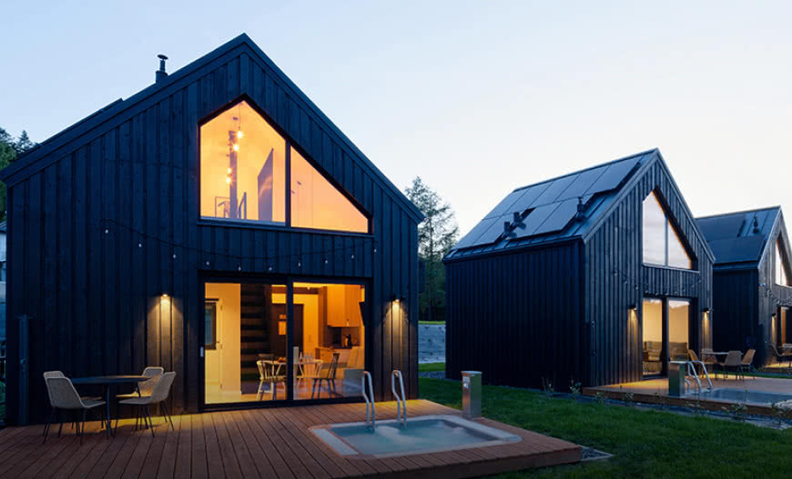 Jakie okna i drzwi do domu w stylu stodoła?