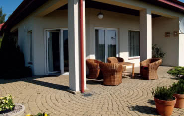 Jak stworzyć taras na gruncie?