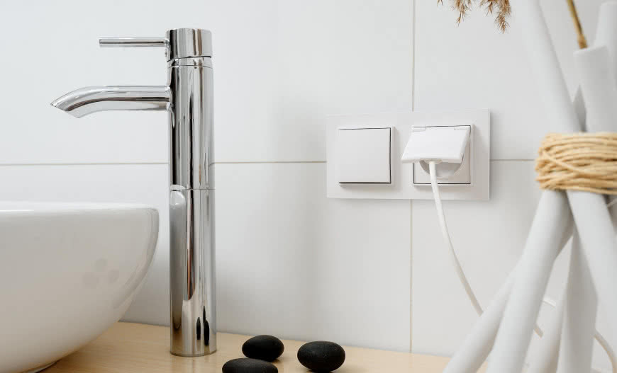 Gniazda bryzgoszczelne serii MINI