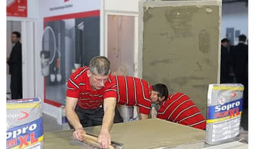 Jak uniknąć błędów przy montażu wielkoformatowych płyt?