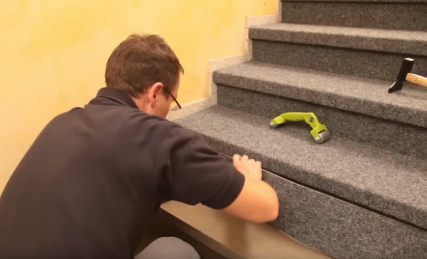 Odśwież schody: jak położyć wykładzinę dywanową?