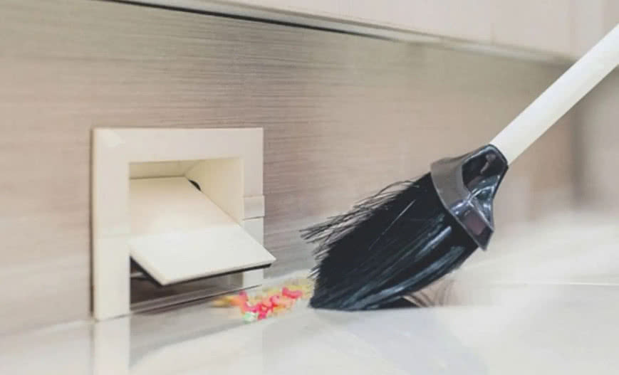 Szufelka automatyczna – co to jest? Jak działa i jaką wybrać?