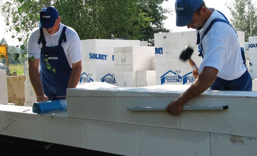 Przewodnik dla rozpoczynających budowę domu. Ściany i stropy