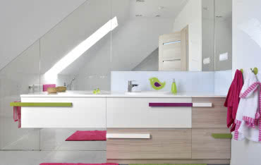 Jak urządzić łazienkę na poddaszu?